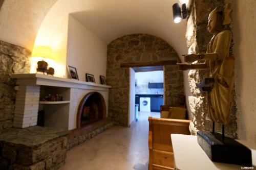 Maison de maître en pierre de 1831 avec vue sur la mer à Porticcio (Maison de maitre en pierre de 1831 avec vue sur la mer a Porticcio) in 格罗塞托布吕尼亚