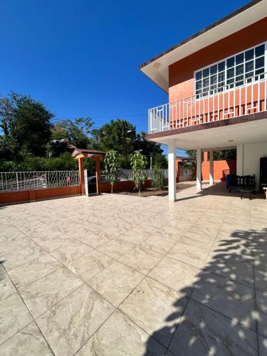 hostal tik hall