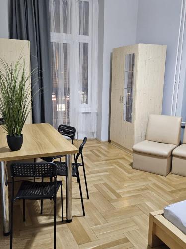 Beautiful Rooms on the Joseph Boulevard 1