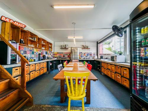 Kitchen, Laika Hostel in Sao Sebastiao (Sao Paulo)