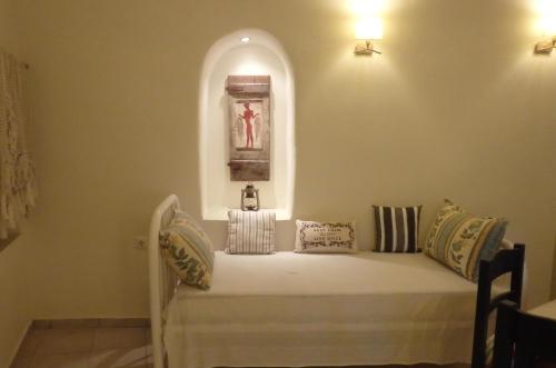 Emmantina Room Type - Superior Cave Apartment