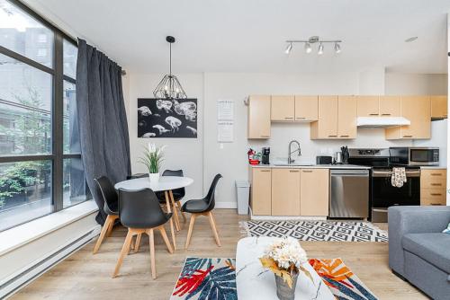 Gorgeous Unit in the Heart of Downtown, Vancouver