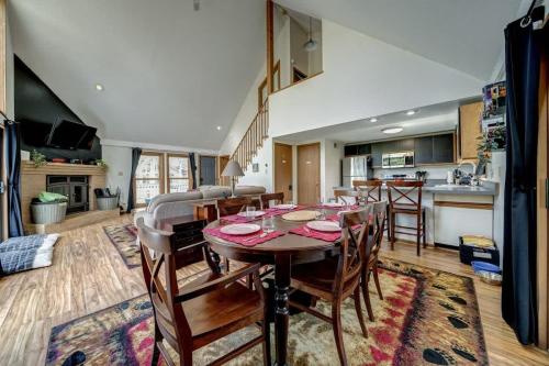 Køkken, Golf Course Views Hot Tub Games & Pool Access in Hedgesville