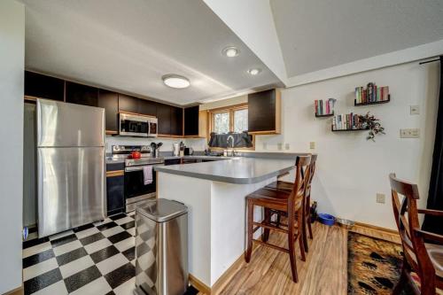 Køkken, Golf Course Views Hot Tub Games & Pool Access in Hedgesville