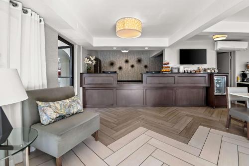 Best Western Los Alamitos Inn & Suites - image 12