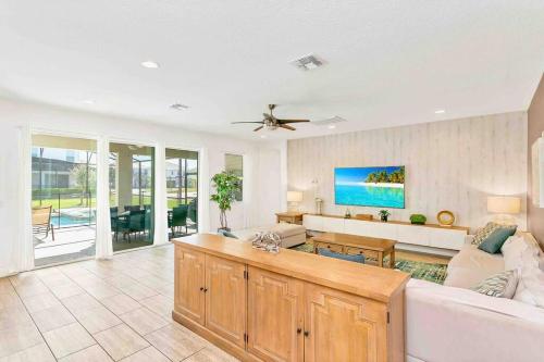 SUPER SIZE - 11BDr SPACiOUS HOME w POOL & HOT TUB, Kissimmee (zdjęcie 2)