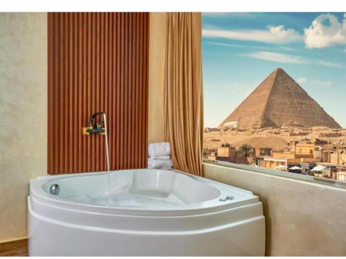 Honeymoon 6 pyramids view inn - image 12