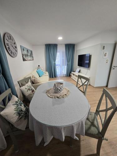 Apartment Selina in Zambratija