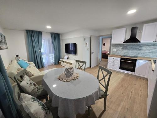 Apartment Selina in Zambratija