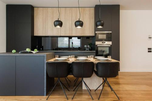 5BD 2 Level Beachfront Luxury Apt by the Olon 2