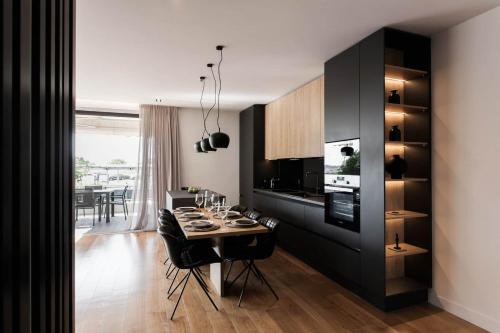 5BD 2 Level Beachfront Luxury Apt by the Olon 3