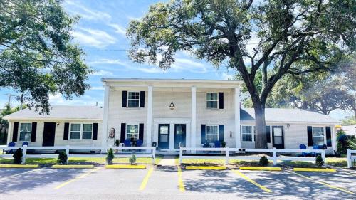 Close to the beach #2 Great 2 bedrooms condo thumb 3