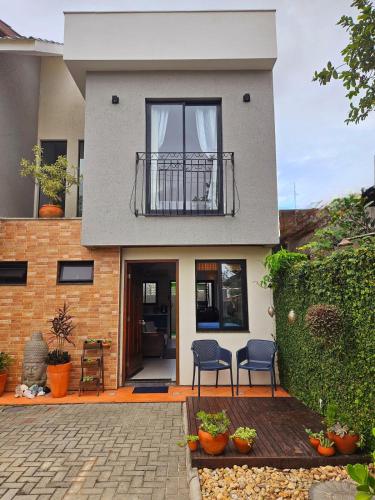 Casa do Lado Santinho in Santinho Beach