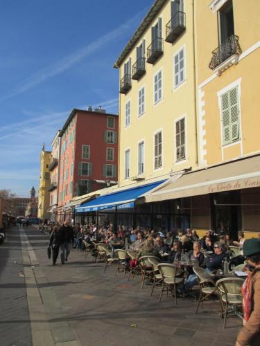 Nice Apartment Old Town - image 12