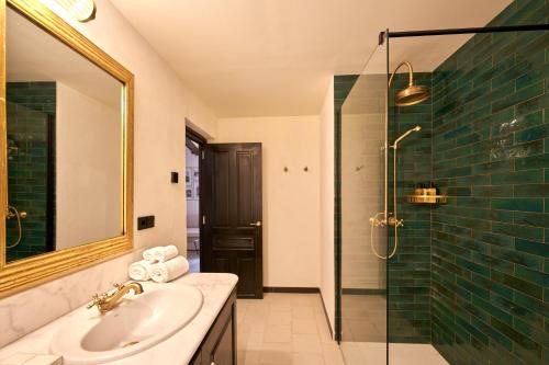 Suite, terrace