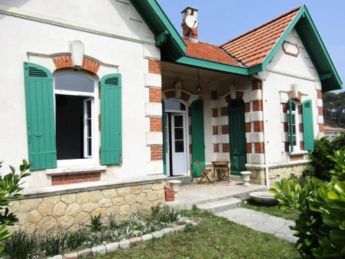 Résidence 05025-lacanau Ocean - Grande maison canaulaise typique 5 chambres, 10 personnes à Lacanau océan MAE-0561 gîte à louer Lacanau-Océan