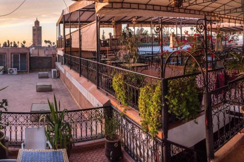Riad Omar - image 4