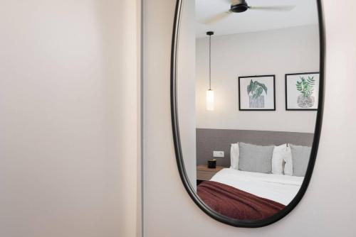 Cozy Apartment in Palaio Faliro - image 2