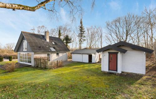 3 Bedroom Cozy Home In Farsø