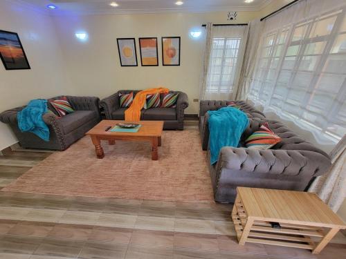 Three-Bedroom House image 4