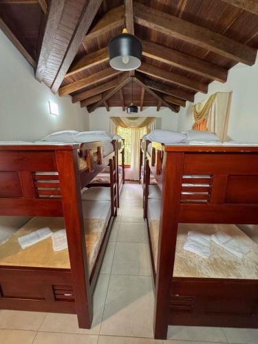 VILLA ORION piscina y discoteca PRIVADA K18