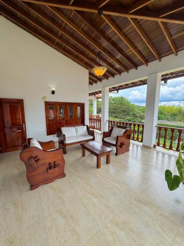 VILLA ORION piscina y discoteca PRIVADA K18