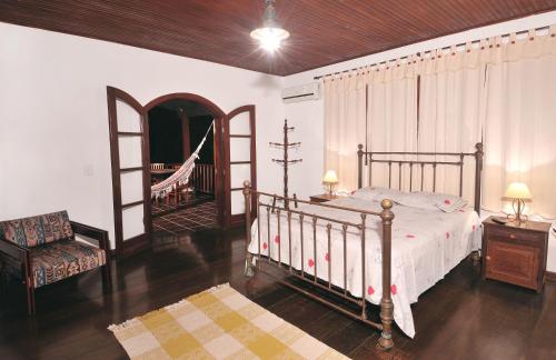 1 double bed, 1 twin bed
