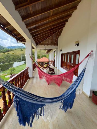 VILLA ORION piscina y discoteca PRIVADA K18