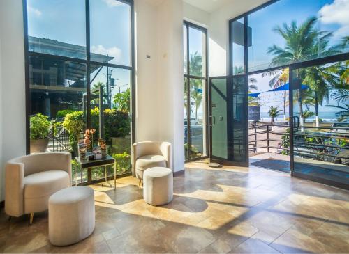 לובי, Balcon del Mar Beach Front Hotel in האקו