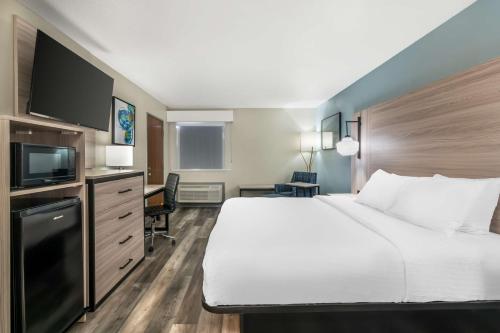 Coratel Inn & Suites Park city - image 5