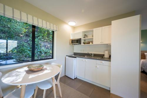 Laneside - Akaroa Holiday Cottage