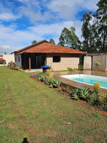 Casa recanto da mata sta tereza 8km do centro