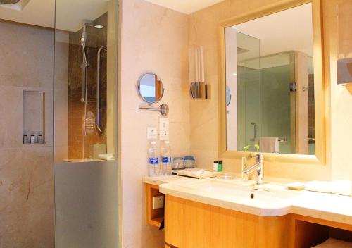 room detail thumbnail 2