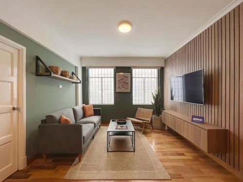 Green Flat 2BR by Geko