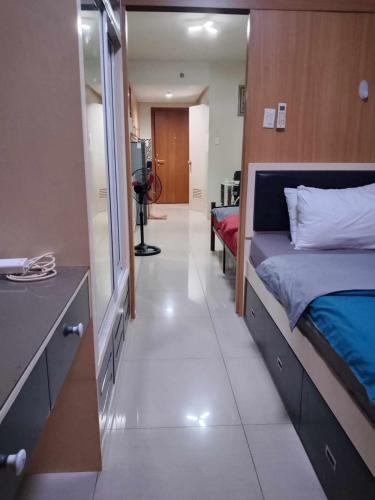 257 moa view with balcony bigcut, Manila