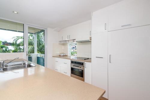 One-Bedroom Apartment image 6