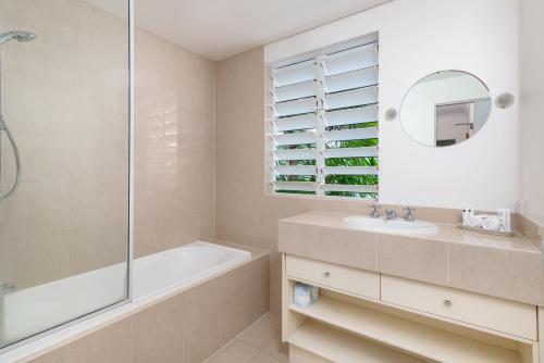 Two-Bedroom Apartment with 2 Bathrooms  image 5