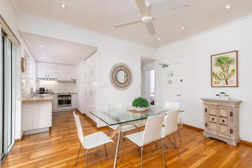 Two-Bedroom Apartment with 2 Bathrooms  image 2