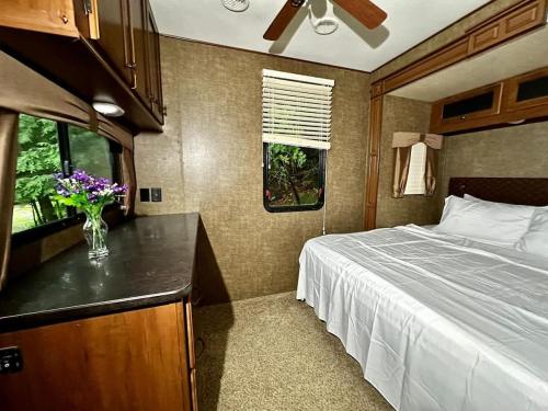 Lakefront RV Cottage in Parry Sound #18 in Parry Sound (ON)