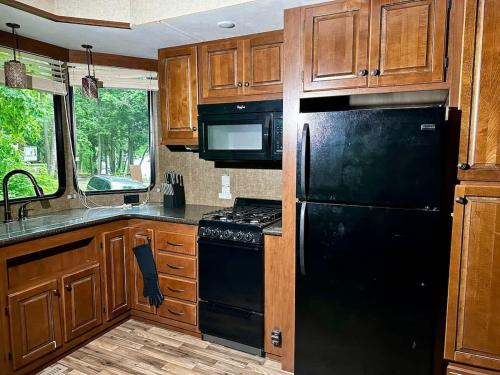 Lakefront RV Cottage in Parry Sound #18 in Parry Sound (ON)