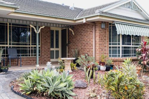 Cottage on King Quiet Midway East Coast Stop