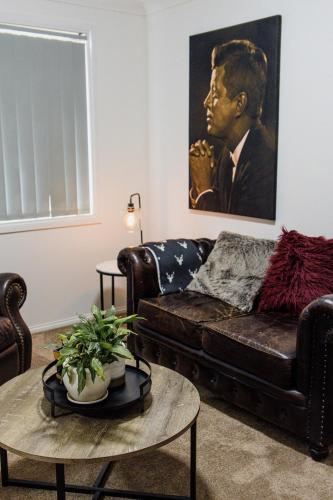 Cottage on King Quiet Midway East Coast Stop