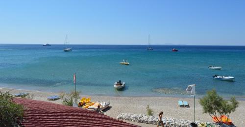 Pythais Hotel - image 2