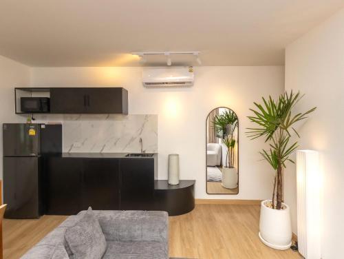 2 Bedrooms for 3 guest comfy home at heart of Silom - 7A, Bangkok