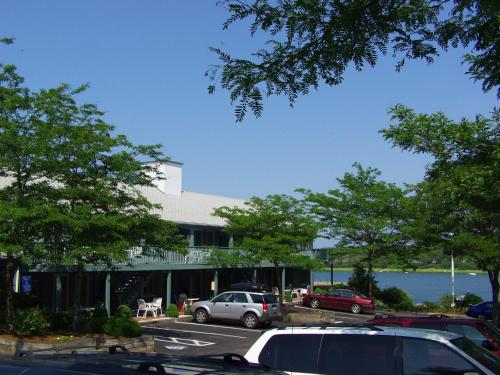 The Cove Motel - 출입구
