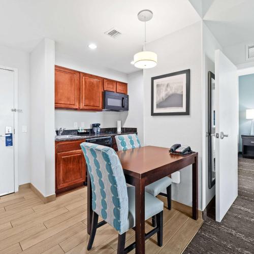 Kitchen, Homewood Suites by Hilton Ft. Lauderdale Airport and Cruise Port near Rustic Inn Crabhouse
