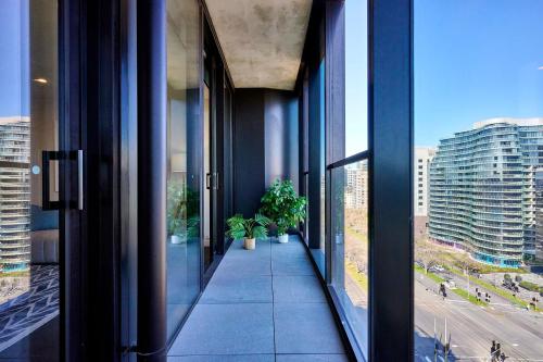 Lumina Bluewater Stay - Coastal Views & Tranquil Surroundings in St. Kilda Road