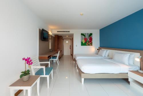 room detail thumbnail 1