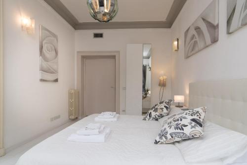 White Borgo Apartment - image 4