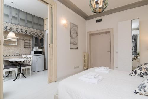 White Borgo Apartment - image 5